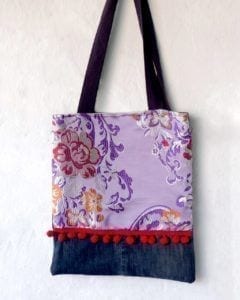 Copia de Bolso vaquero reutilizado con tela fallera y pompones - Denim bag with traditional fallera fabric and pompoms